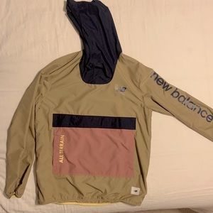 New Balance x Hershel wind breaker/pull-over. Unisex!